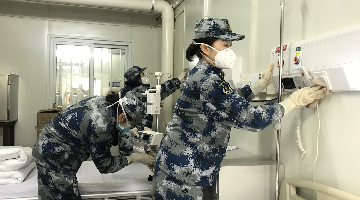 Medical staff make final preparations at Huoshenshan Hospital