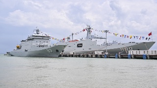 Chinese naval ships visit Malaysia